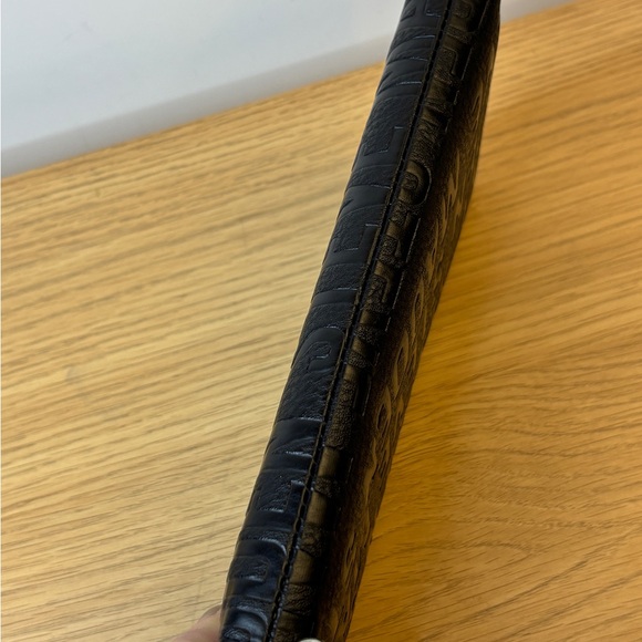 Steve Madden Black Embossed Logo Wristlet Wallet NWOT - Picture 10 of 12